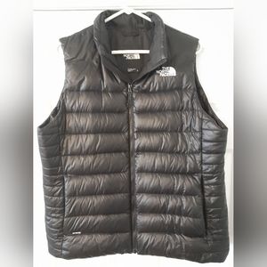 Women's North Face puffer vest Black, XL